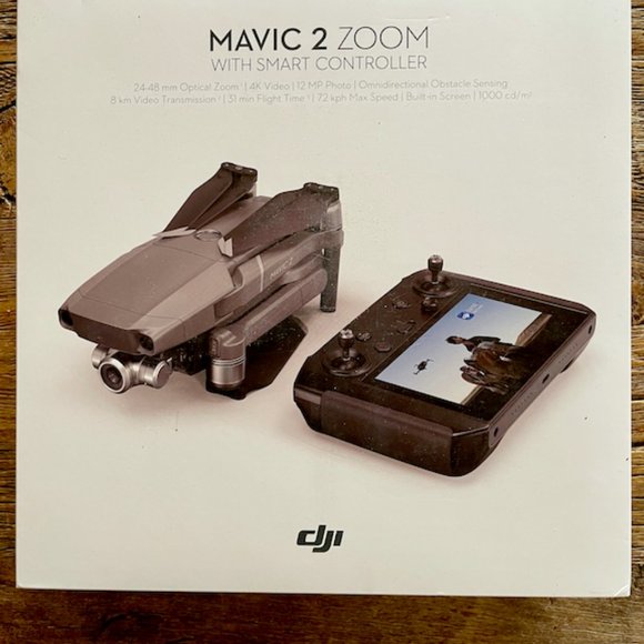 New DJI Mavic 2 Zoom with Smart Controller - Picture 2 of 14